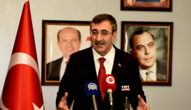 cover Yilmaz holds private impromptu meetings with &#8216;ministers&#8217; in north