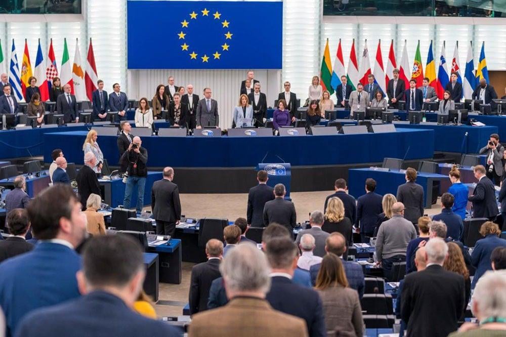Șapte eurodeputați români s-au abținut la votul pentru combaterea abuzului sexual asupra copiilor / Târziu: „Nu trebuie să permitem instaurarea unui regim de tip Big Brother” / Terheș: „Referirea la copii LGBTQ+ diluează grav obiectivul central” / 4.000 de violuri asupra unui minor reclamate