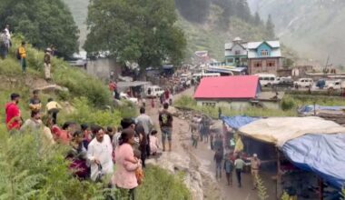 Heavy rain in Pakistan, India-administered Kashmir and Nepal kills more than 400 people