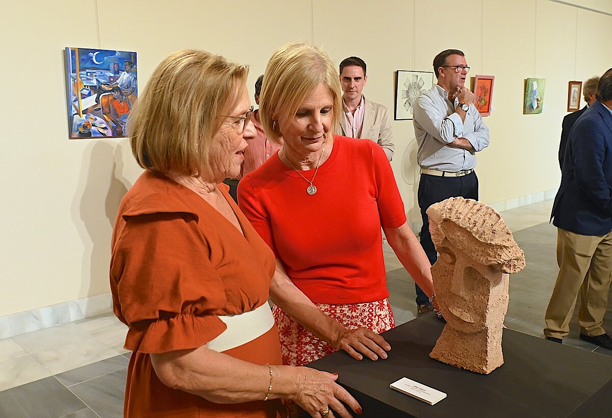 La exposición de Ana María Sabido 'Del deporte al Arte' inaugura el ciclo expositivo de las Fiestas de la Vendimia
