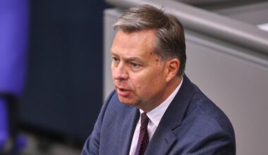Stephan Mayer, CSU, spricht im Bundestag.