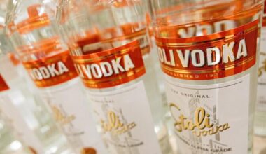 Ossinovski: alkohoolikute asemel tuleks silma alt ära viia alkopoed