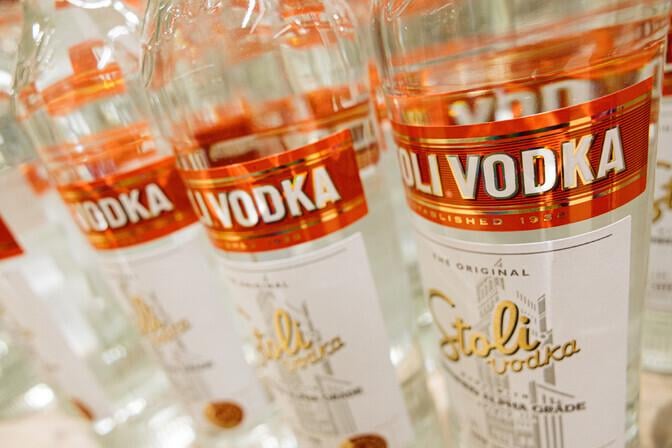 Ossinovski: alkohoolikute asemel tuleks silma alt ära viia alkopoed