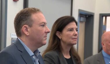 Ayotte says she backs effort to revive pipeline project