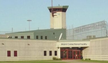 Immigration advocates weigh in on Indiana-ICE partnership