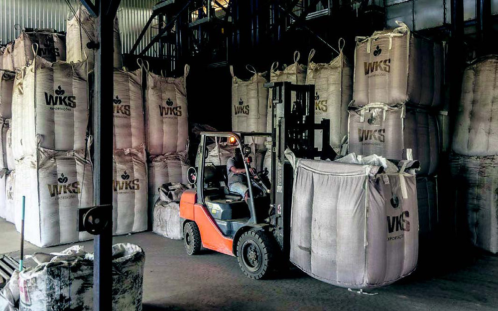Staggering US tariffs begin as Trump widens trade war