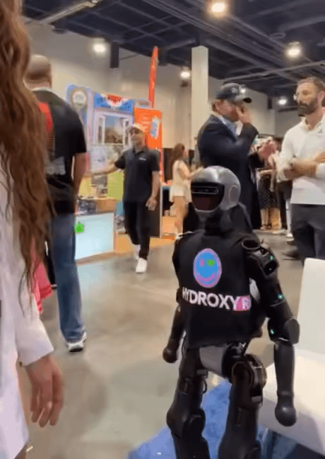 Finally, Italian men can be replaced by robots.