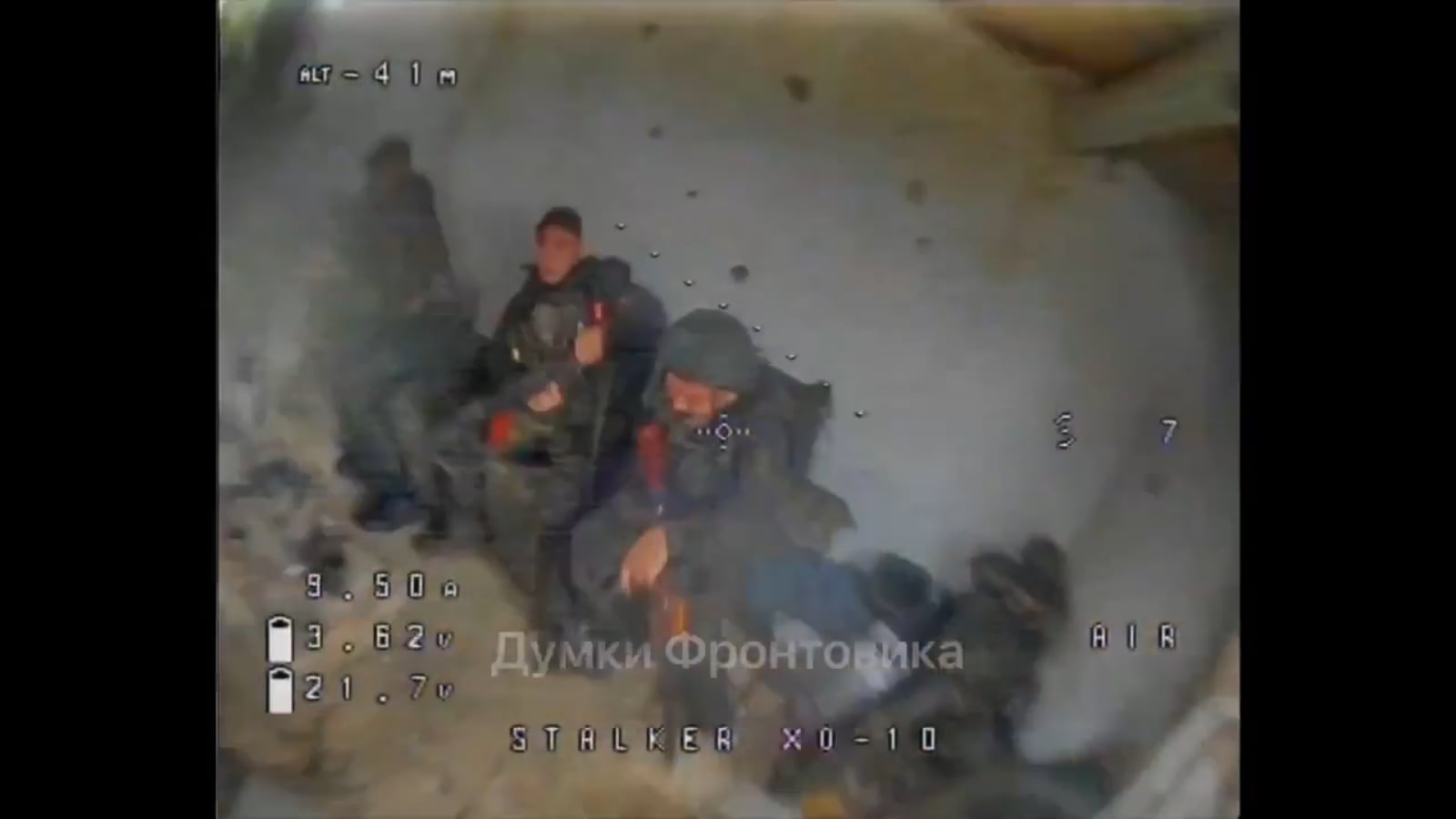 Brief clip of Russian soldiers in a house attacked by a Ukrainian FPV drone. Published 03.03.08.2025.