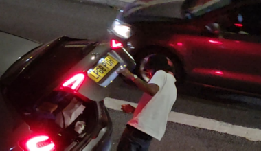 1am... Residential area... Why are people like this?