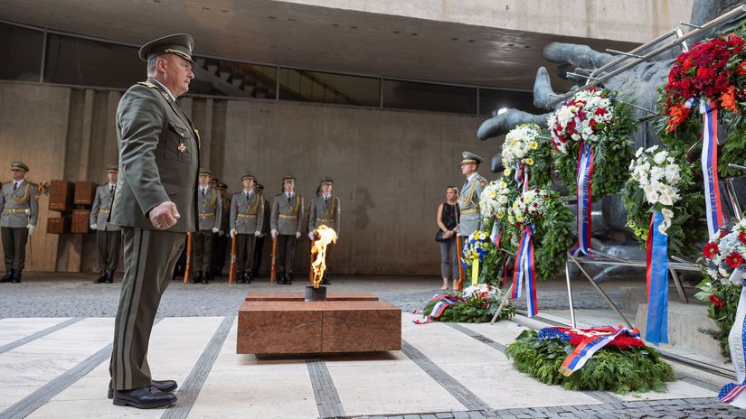 Banská Bystrica si pripomína 81. výročie SNP: prísaha vojakov, zbrane aj koncerty - Domáce - Správy