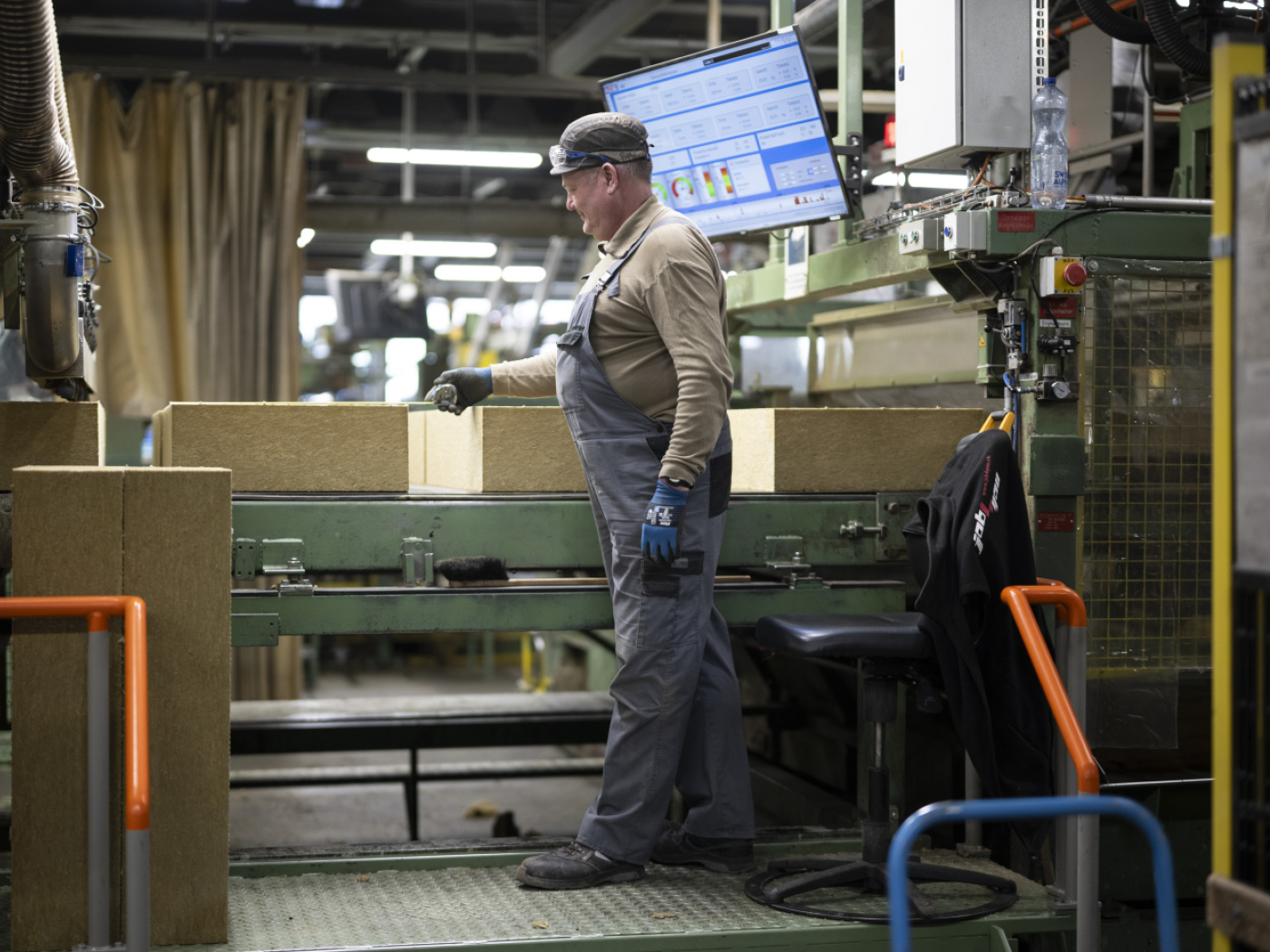 Swiss economy barely grows in the second quarter