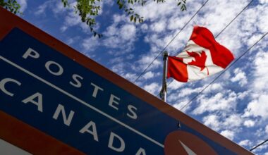 Canada Post union tables new offers seeking higher wages