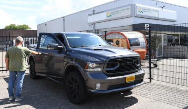 Een te grote auto? Dan mag je in gemeente Loon op Zand niet meer parkeren na 18.00 uur, ook niet op je eigen oprit