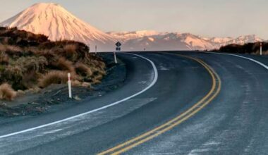 Snow closes Desert Road, warnings in south
