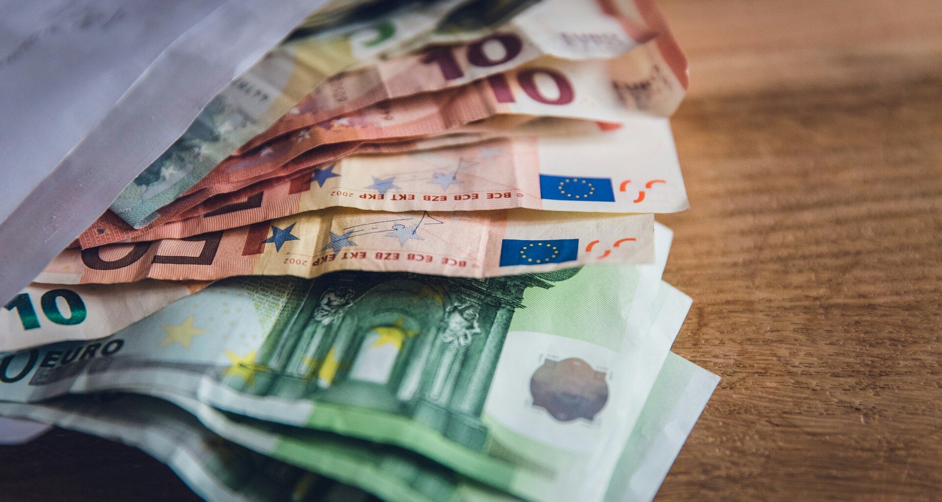 Pagamentos entre empresas estabilizam em Portugal, mas Construção acumula atrasos superiores a 100 dias