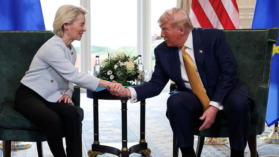 President Donald Trump shakes hands with European Commission President Ursula von der Leyen