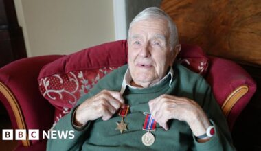 VJ Day veteran says aftermath of atomic bombs was "hideous"