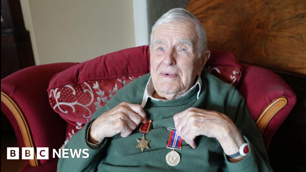 VJ Day veteran says aftermath of atomic bombs was "hideous"