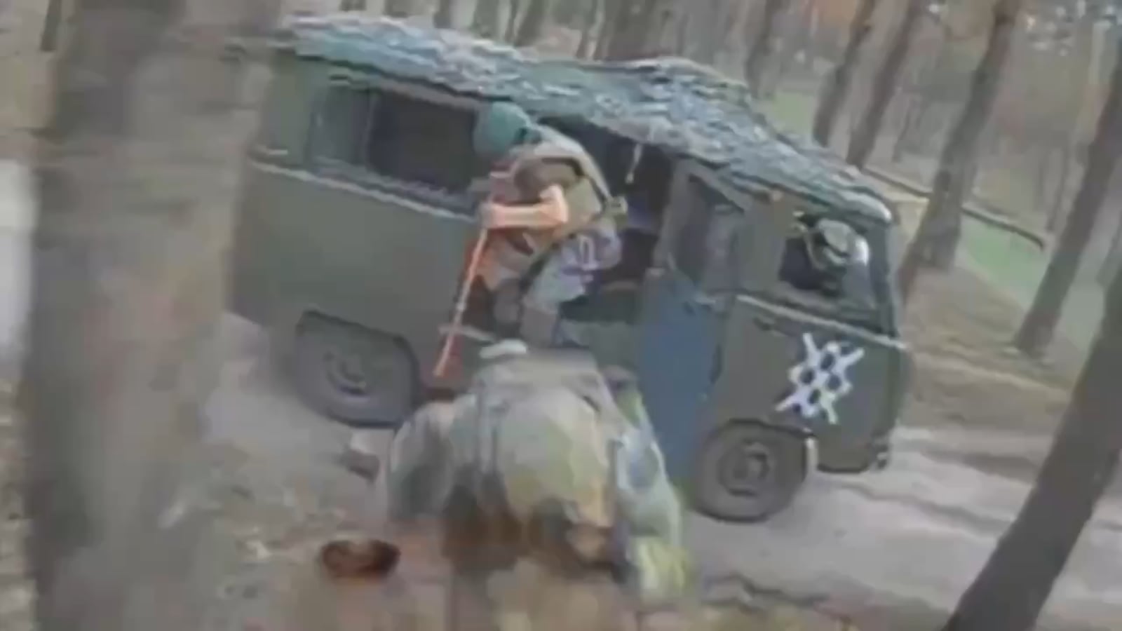 Russian UAZ-452 «Bukhanka» filled with infantry was struck by Ukrainian fiber-optic FPV drone. Kharkiv region. Published 09.08.2025