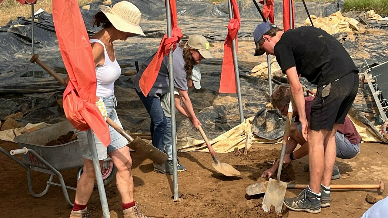 RTL Today - Hands-on history: Youth camp brings Roman Luxembourg back to life