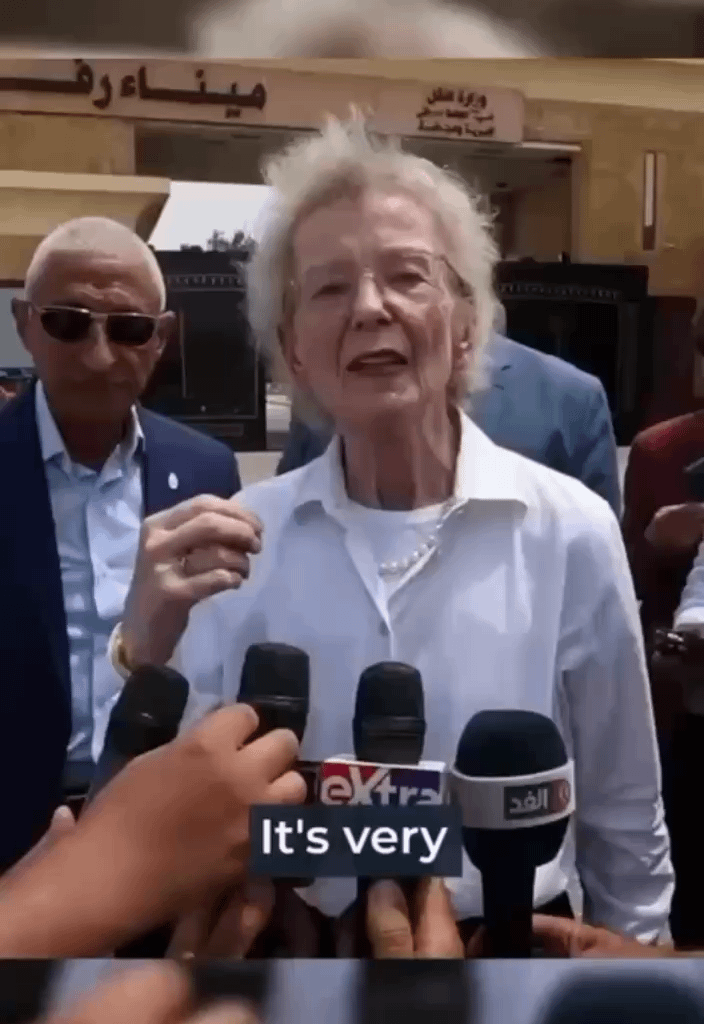 Former Irish President Mary Robinson and former New Zealand Prime Minister Helen Clark went to the Rafah border crossing to denounce Israel’s blockade and show solidarity with the Palestinian people.