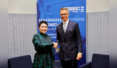 President of Finland receives Foreign Minister of Mongolia