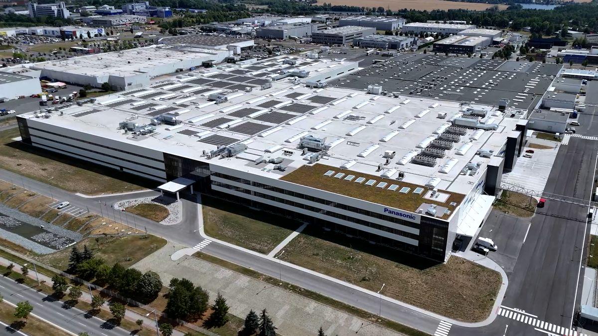 [Novinky] "Panasonic otevřel v Plzni podnik za osm miliard. Lidem tu konkurují roboti", co myslíte že je v diskuzi, nadšení nad tím že v takovém podniku budou nabírat kvalifikované lidi za slušné platy? Samozřejmě že ne :D :D