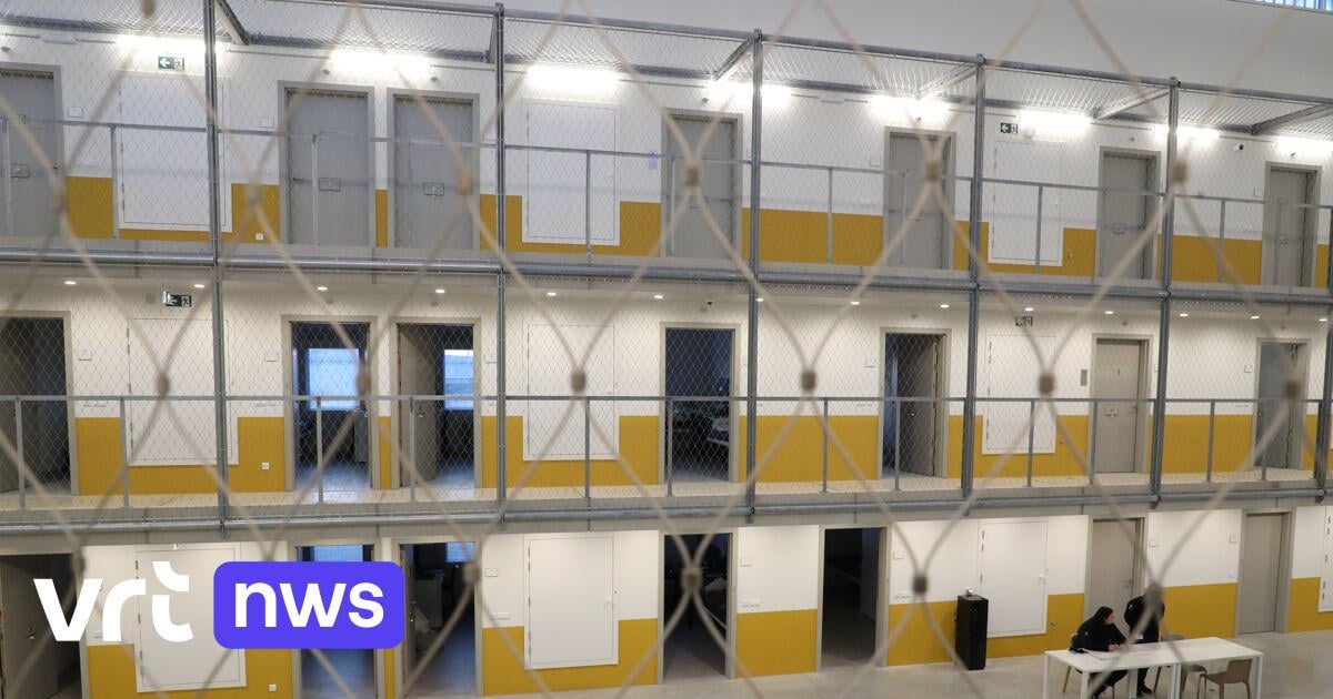 Noodwet die overbevolking van gevangenissen moet terugdringen van kracht: wat staat er precies in en wat is het te verwachten effect?  | VRT NWS: nieuws