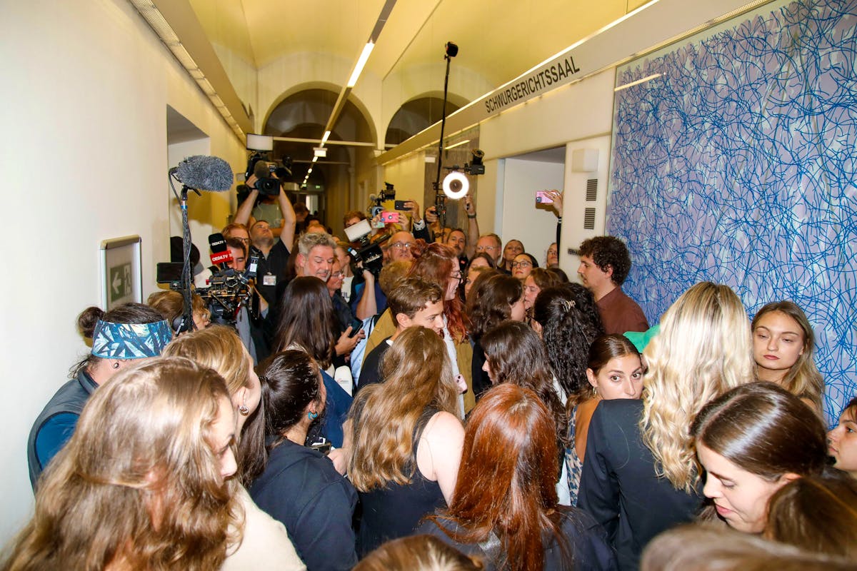 Presse-Andrang bei der Ankunft zum Prozess am Landgericht in Innsbruck. Presse-Andrang bei der Ankunft zum Prozess am Landgericht in Innsbruck.
