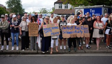 UK government under pressure to remove thousands of asylum seekers from hotels
