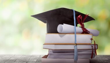 Governo atrasa devolução de propinas e milhares de jovens continuam sem receber prémio salarial
