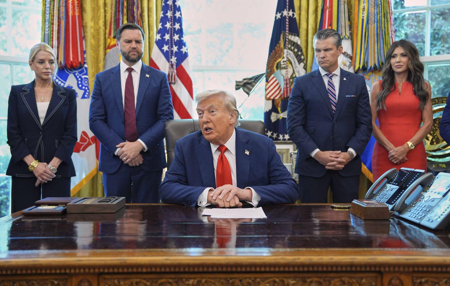 Donald Trump affirme que les Américains aimeraient vivre sous une dictature