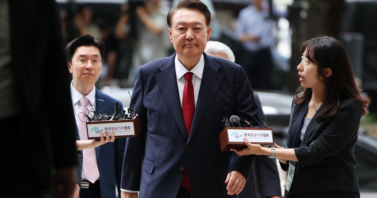 South Korea's jailed ex-leader Yoon resists questioning by taking off his clothes and lying on the floor