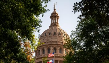 Texas Democrats who fled the state to block GOP redistricting push begin returning