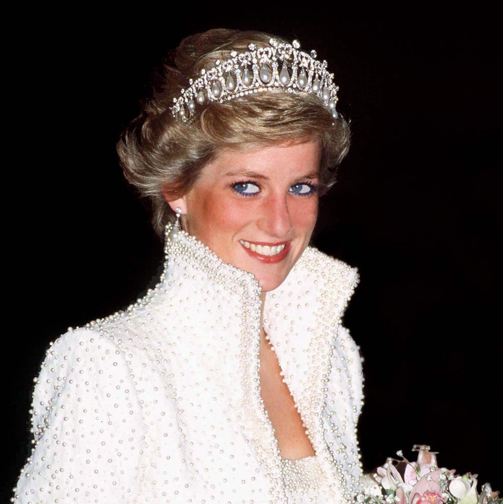 princess charlotte looks just like princess diana in new birthday picture
