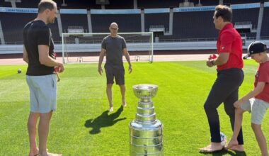 Panthers assistant coach Ruutu brings Stanley Cup to Finland's Olympic Stadium