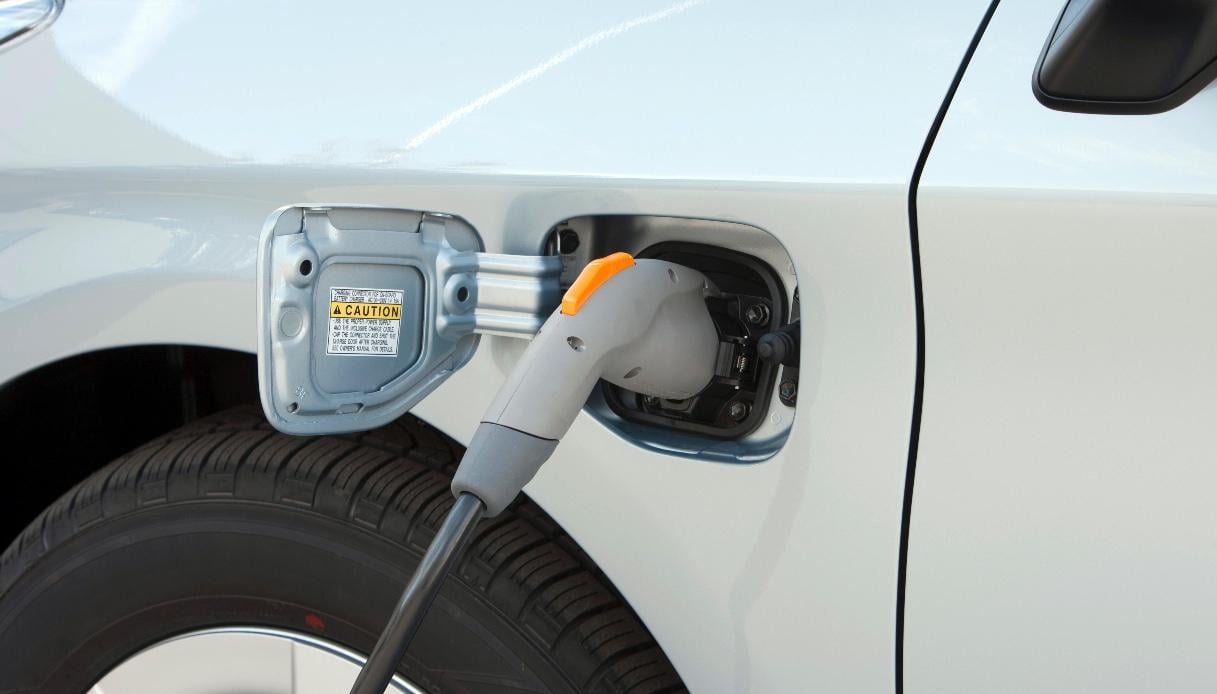 Le auto elettriche in Italia sono meno dell’1%, la peggiore in EU insieme alla Bulgaria
