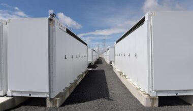 Wild Power-Price Swings Are Driving an Australian Battery Boom