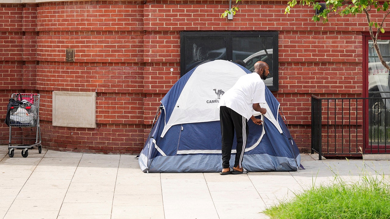 White House gives DC homeless people ultimatum: shelter or jail