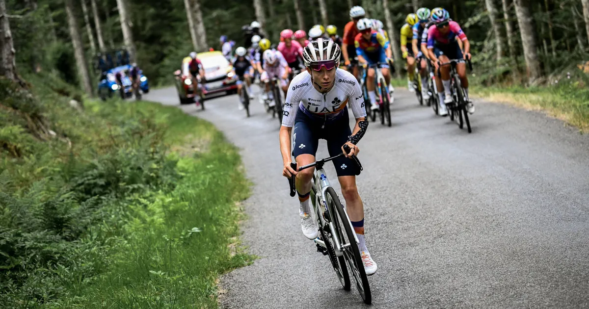 Sensational Squiban does it again in Tour de France Femmes, AG Insurance riders escape unscathed in first Alps climb