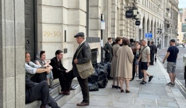 Did you ever stroll through London and found yourself in the middle of a film set? (Didn’t find the production code)