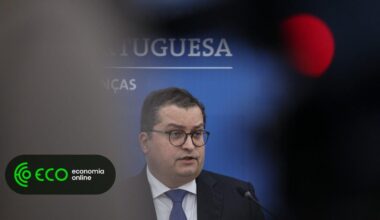 Excedente orçamental até julho supera os 2,3 mil milhões. Receita fiscal aumenta 6,4%