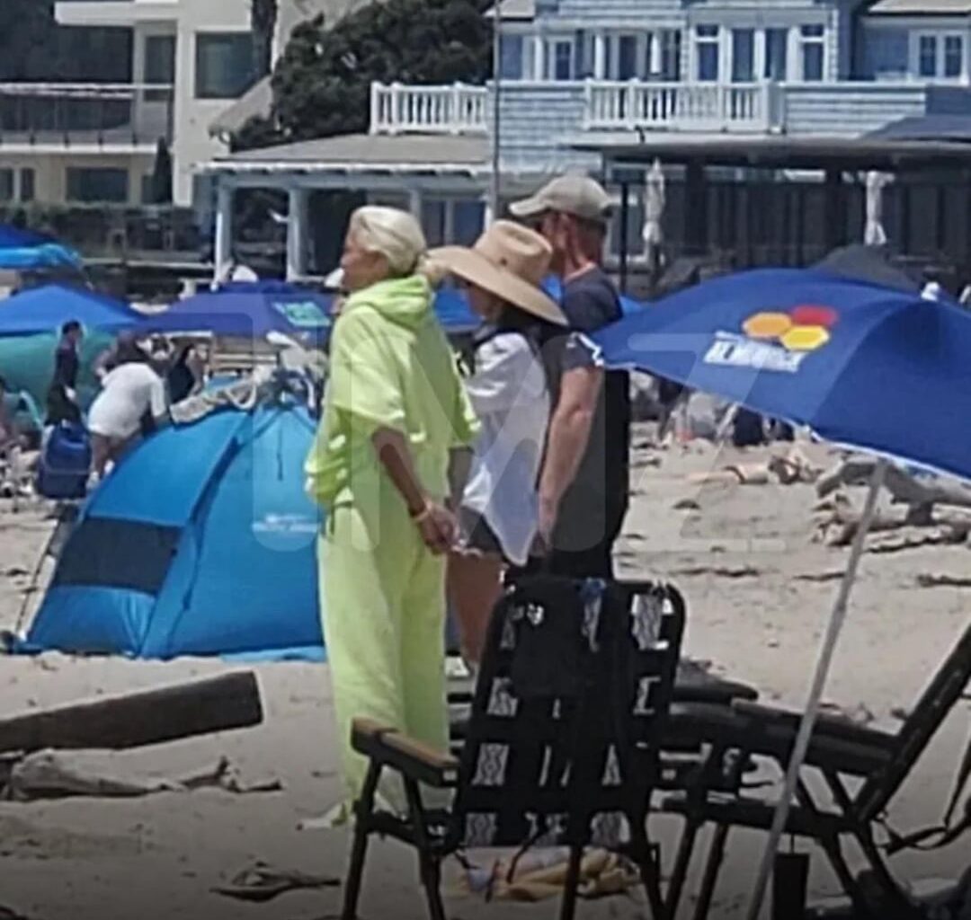 Harry and Meghan papped at the beach