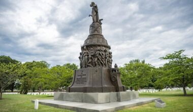 Confederate memorial returning to Arlington Cemetery: Pentagon chief