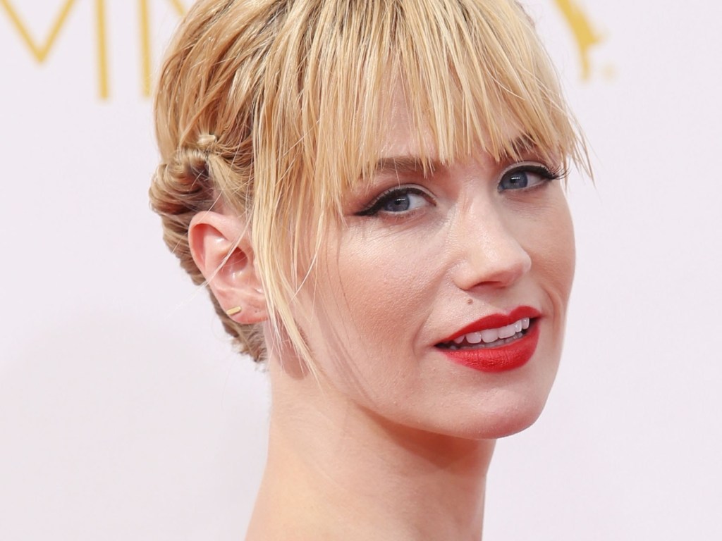 January Jones’ Lingerie Selfie Shows She’s a Confident Superstar