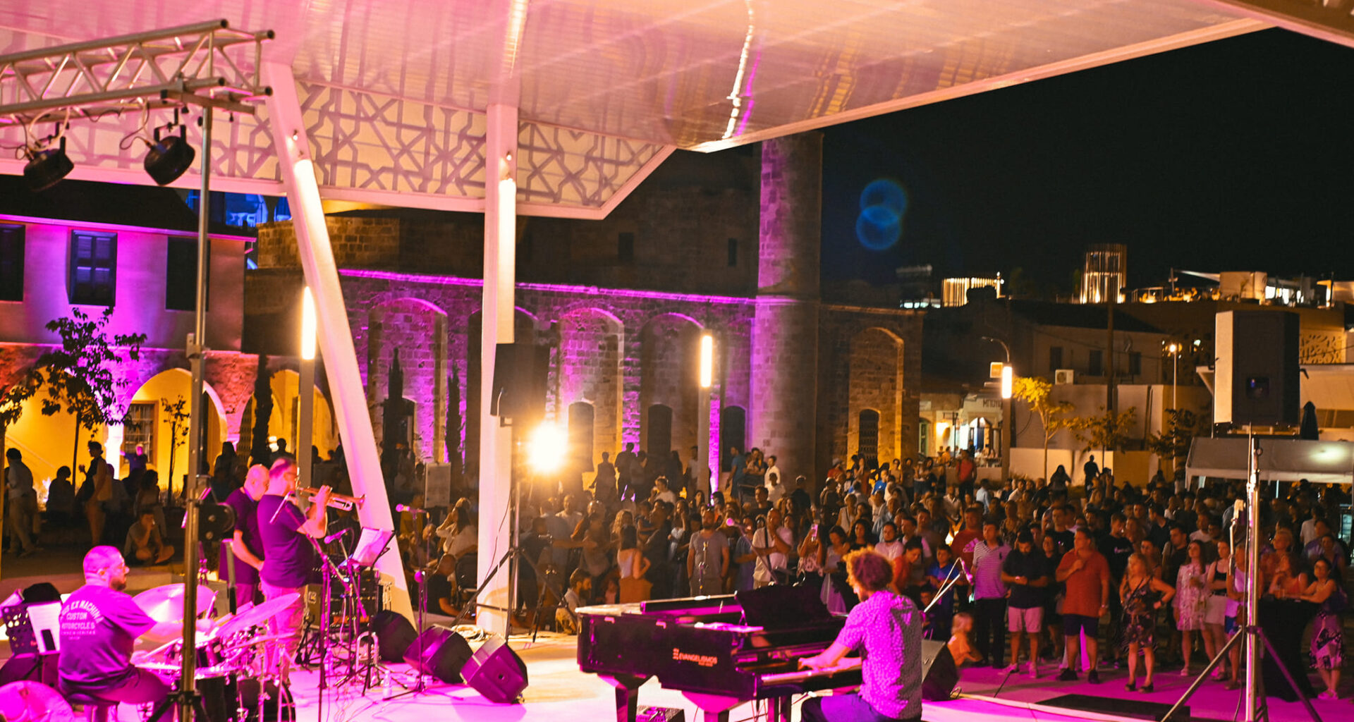 cover Jazz festival returns to the beach