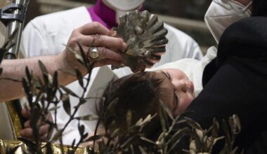 El imparable descenso de los bautizos en España: ya lo reciben menos del 50% de los bebés