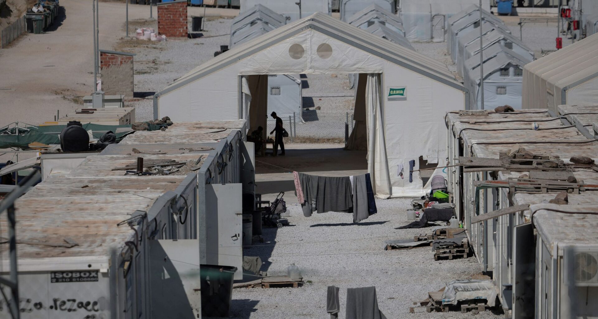 Greece to Maintain Borders Amid Falling Migration