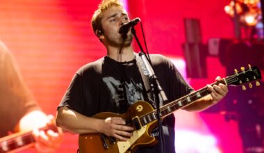 Greta Thunberg and other activists join Sam Fender onstage in Denmark to call for a "Free Palestine"