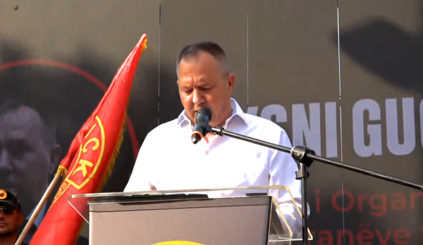 Manifestation sur la place Gucati : Le Tribunal spécial juge les alliés de l'OTAN, c'est un tribunal partial anti-UCK et anti-Kosovo